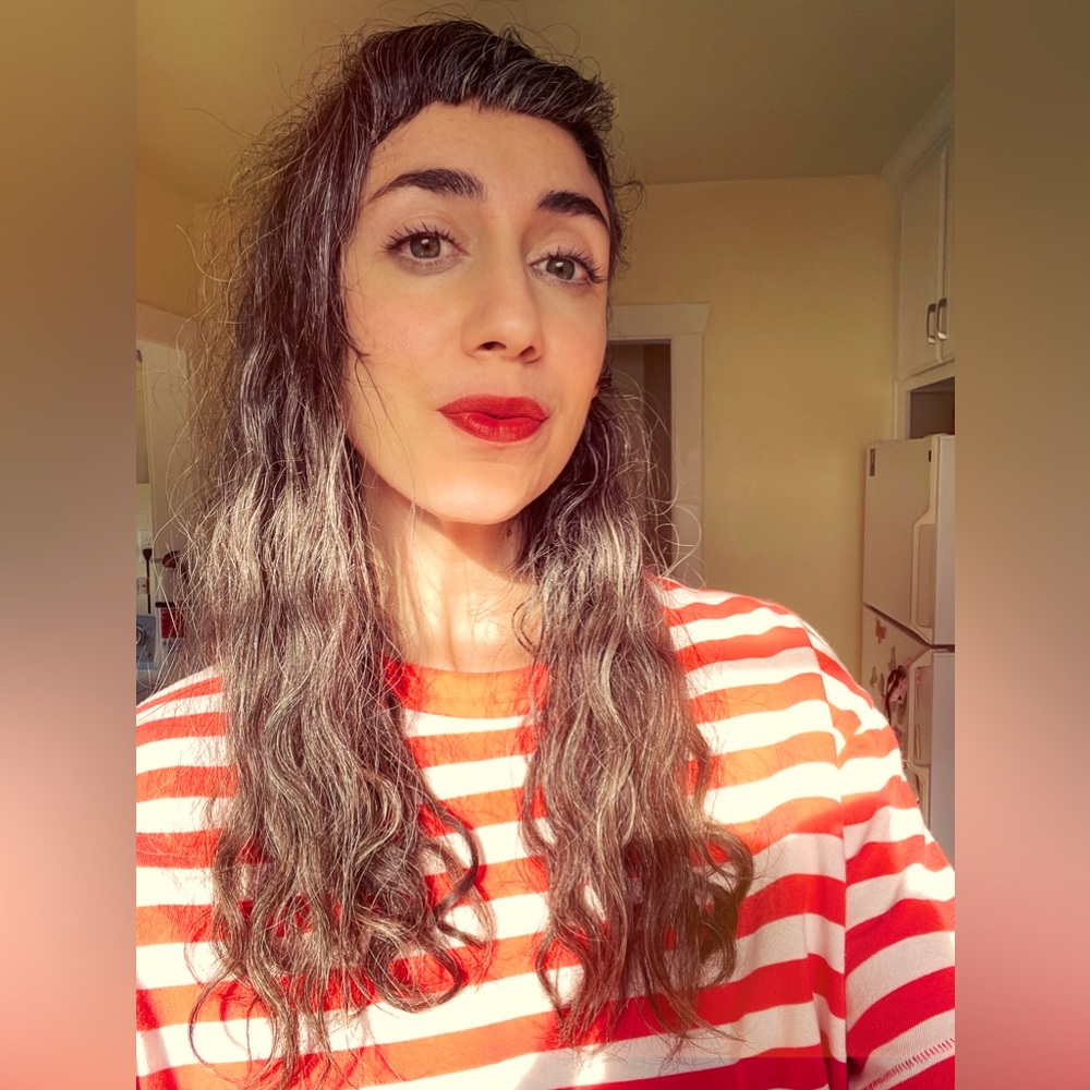 Meet your Posher, Caroline Ruby. 🌸✨